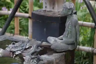 品川神社の手水舎