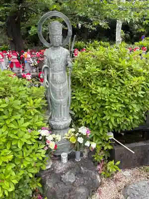 増上寺の{uncategorized: "未分類", other: "その他", undefined: "問題あり", building: "その他建物", grave: "お墓", sacred_gate: "鳥居", guardian: "狛犬", statue: "像", buddha: "仏像", history: "歴史", nature: "自然", garden: "庭園", animal: "動物", pagoda: "塔", temizu: "手水舎", mountain_gate: "山門・神門", sanctuary: "本殿・本堂", subordinate: "末社・摂社", art: "芸術", scenery: "景色", jizo: "地蔵", ema: "絵馬", goshuin: "御朱印", omikuji: "おみくじ", items: "授与品その他", amulet: "お守り", goshuincho: "御朱印帳", eats: "食事", festival: "お祭り", votive_dance: "神楽", shichigosan: "七五三参", wedding: "結婚式", experience: "体験その他", initially: "初詣", around: "周辺", anti_infection: "感染症対策"}