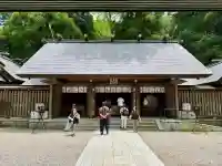 天岩戸神社の{uncategorized: "未分類", other: "その他", undefined: "問題あり", building: "その他建物", grave: "お墓", sacred_gate: "鳥居", guardian: "狛犬", statue: "像", buddha: "仏像", history: "歴史", nature: "自然", garden: "庭園", animal: "動物", pagoda: "塔", temizu: "手水舎", mountain_gate: "山門・神門", sanctuary: "本殿・本堂", subordinate: "末社・摂社", art: "芸術", scenery: "景色", jizo: "地蔵", ema: "絵馬", goshuin: "御朱印", omikuji: "おみくじ", items: "授与品その他", amulet: "お守り", goshuincho: "御朱印帳", eats: "食事", festival: "お祭り", votive_dance: "神楽", shichigosan: "七五三参", wedding: "結婚式", experience: "体験その他", initially: "初詣", around: "周辺", anti_infection: "感染症対策"}
