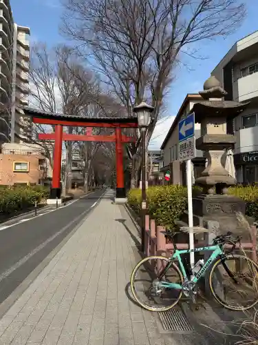 武蔵一宮氷川神社の{uncategorized: "未分類", other: "その他", undefined: "問題あり", building: "その他建物", grave: "お墓", sacred_gate: "鳥居", guardian: "狛犬", statue: "像", buddha: "仏像", history: "歴史", nature: "自然", garden: "庭園", animal: "動物", pagoda: "塔", temizu: "手水舎", mountain_gate: "山門・神門", sanctuary: "本殿・本堂", subordinate: "末社・摂社", art: "芸術", scenery: "景色", jizo: "地蔵", ema: "絵馬", goshuin: "御朱印", omikuji: "おみくじ", items: "授与品その他", amulet: "お守り", goshuincho: "御朱印帳", eats: "食事", festival: "お祭り", votive_dance: "神楽", shichigosan: "七五三参", wedding: "結婚式", experience: "体験その他", initially: "初詣", around: "周辺", anti_infection: "感染症対策"}