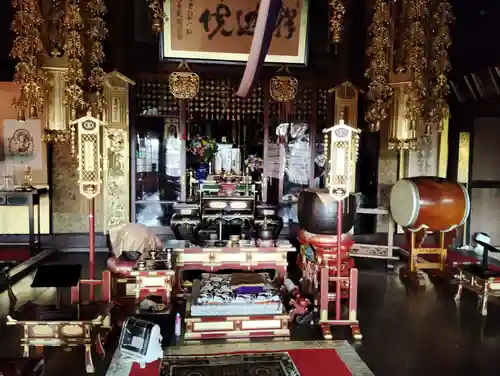 遍照寺の本殿・本堂