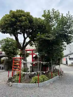 神明神社の{uncategorized: "未分類", other: "その他", undefined: "問題あり", building: "その他建物", grave: "お墓", sacred_gate: "鳥居", guardian: "狛犬", statue: "像", buddha: "仏像", history: "歴史", nature: "自然", garden: "庭園", animal: "動物", pagoda: "塔", temizu: "手水舎", mountain_gate: "山門・神門", sanctuary: "本殿・本堂", subordinate: "末社・摂社", art: "芸術", scenery: "景色", jizo: "地蔵", ema: "絵馬", goshuin: "御朱印", omikuji: "おみくじ", items: "授与品その他", amulet: "お守り", goshuincho: "御朱印帳", eats: "食事", festival: "お祭り", votive_dance: "神楽", shichigosan: "七五三参", wedding: "結婚式", experience: "体験その他", initially: "初詣", around: "周辺", anti_infection: "感染症対策"}