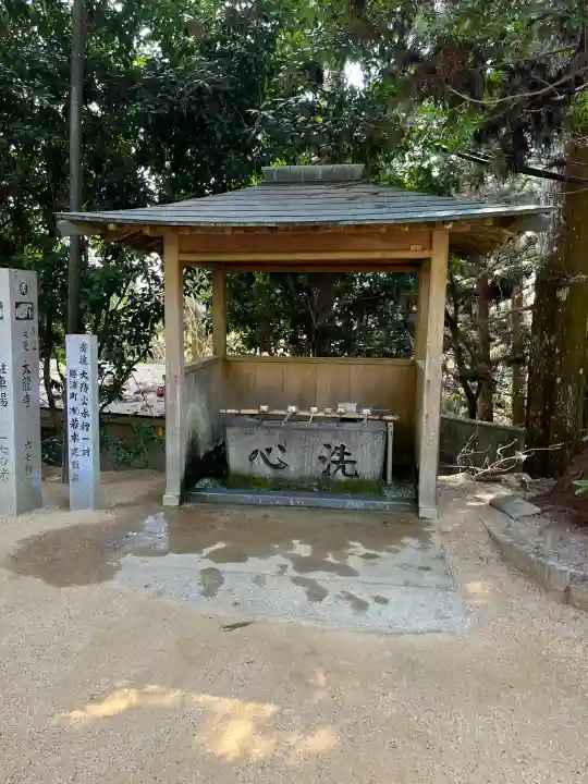 鶴林寺の{uncategorized: "未分類", other: "その他", undefined: "問題あり", building: "その他建物", grave: "お墓", sacred_gate: "鳥居", guardian: "狛犬", statue: "像", buddha: "仏像", history: "歴史", nature: "自然", garden: "庭園", animal: "動物", pagoda: "塔", temizu: "手水舎", mountain_gate: "山門・神門", sanctuary: "本殿・本堂", subordinate: "末社・摂社", art: "芸術", scenery: "景色", jizo: "地蔵", ema: "絵馬", goshuin: "御朱印", omikuji: "おみくじ", items: "授与品その他", amulet: "お守り", goshuincho: "御朱印帳", eats: "食事", festival: "お祭り", votive_dance: "神楽", shichigosan: "七五三参", wedding: "結婚式", experience: "体験その他", initially: "初詣", around: "周辺", anti_infection: "感染症対策"}