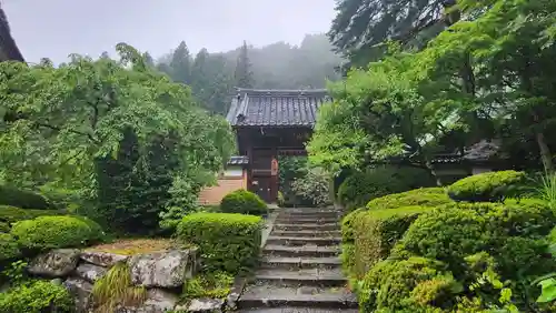 石行寺の山門・神門