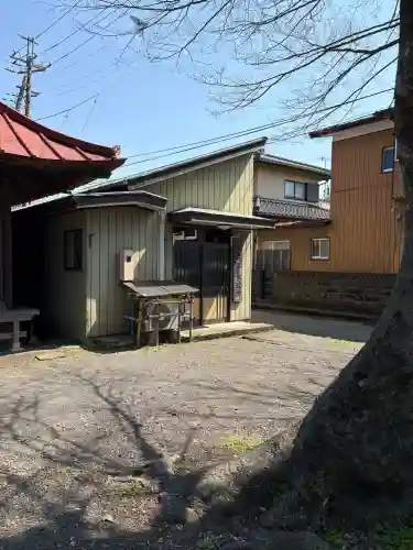 下磯部薬師堂の{uncategorized: "未分類", other: "その他", undefined: "問題あり", building: "その他建物", grave: "お墓", sacred_gate: "鳥居", guardian: "狛犬", statue: "像", buddha: "仏像", history: "歴史", nature: "自然", garden: "庭園", animal: "動物", pagoda: "塔", temizu: "手水舎", mountain_gate: "山門・神門", sanctuary: "本殿・本堂", subordinate: "末社・摂社", art: "芸術", scenery: "景色", jizo: "地蔵", ema: "絵馬", goshuin: "御朱印", omikuji: "おみくじ", items: "授与品その他", amulet: "お守り", goshuincho: "御朱印帳", eats: "食事", festival: "お祭り", votive_dance: "神楽", shichigosan: "七五三参", wedding: "結婚式", experience: "体験その他", initially: "初詣", around: "周辺", anti_infection: "感染症対策"}