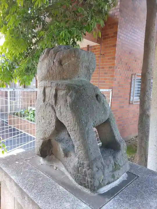 穏田神社の狛犬