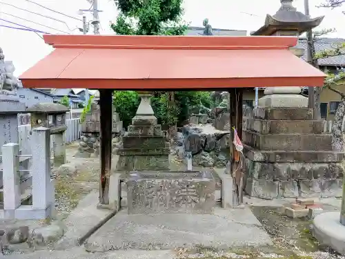 神明社（元起）の手水舎