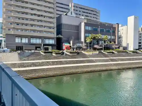 上土朝日稲荷神社の{uncategorized: "未分類", other: "その他", undefined: "問題あり", building: "その他建物", grave: "お墓", sacred_gate: "鳥居", guardian: "狛犬", statue: "像", buddha: "仏像", history: "歴史", nature: "自然", garden: "庭園", animal: "動物", pagoda: "塔", temizu: "手水舎", mountain_gate: "山門・神門", sanctuary: "本殿・本堂", subordinate: "末社・摂社", art: "芸術", scenery: "景色", jizo: "地蔵", ema: "絵馬", goshuin: "御朱印", omikuji: "おみくじ", items: "授与品その他", amulet: "お守り", goshuincho: "御朱印帳", eats: "食事", festival: "お祭り", votive_dance: "神楽", shichigosan: "七五三参", wedding: "結婚式", experience: "体験その他", initially: "初詣", around: "周辺", anti_infection: "感染症対策"}