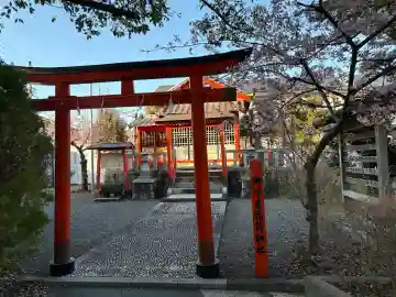 御陣屋稲荷神社の{uncategorized: "未分類", other: "その他", undefined: "問題あり", building: "その他建物", grave: "お墓", sacred_gate: "鳥居", guardian: "狛犬", statue: "像", buddha: "仏像", history: "歴史", nature: "自然", garden: "庭園", animal: "動物", pagoda: "塔", temizu: "手水舎", mountain_gate: "山門・神門", sanctuary: "本殿・本堂", subordinate: "末社・摂社", art: "芸術", scenery: "景色", jizo: "地蔵", ema: "絵馬", goshuin: "御朱印", omikuji: "おみくじ", items: "授与品その他", amulet: "お守り", goshuincho: "御朱印帳", eats: "食事", festival: "お祭り", votive_dance: "神楽", shichigosan: "七五三参", wedding: "結婚式", experience: "体験その他", initially: "初詣", around: "周辺", anti_infection: "感染症対策"}
