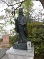 真田山 三光神社の像