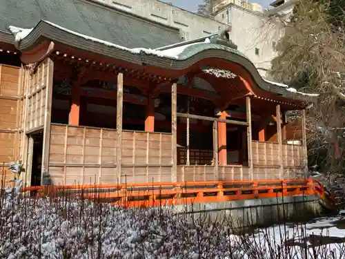 藥王院温泉寺の本殿