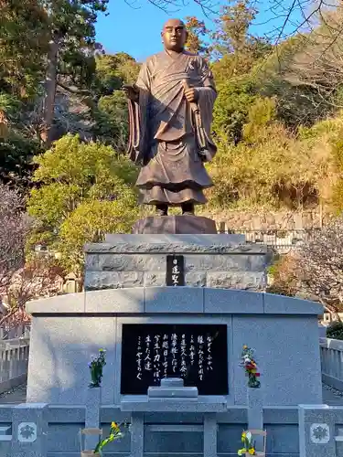 妙本寺の像