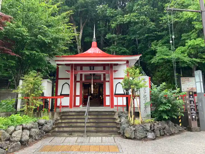 岩戸観音堂(北海道)