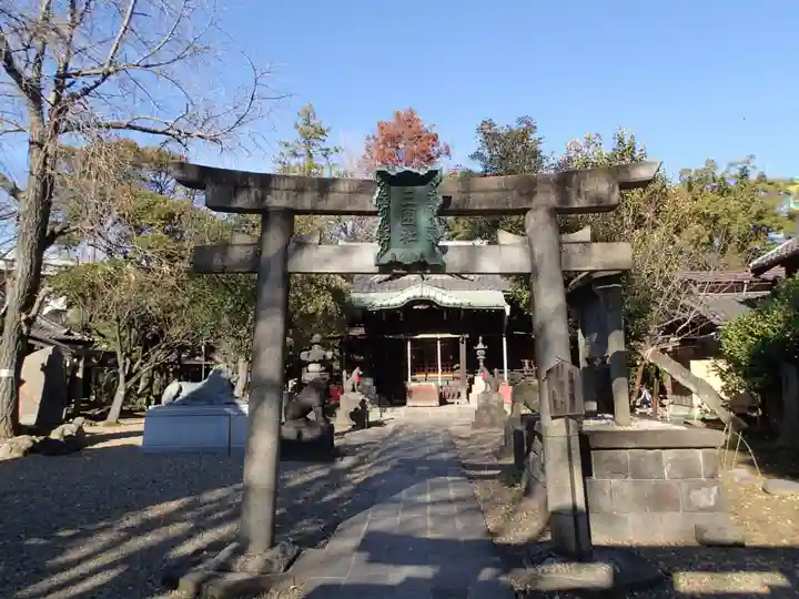 三囲神社の鳥居