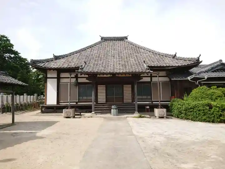 徳受院の本殿・本堂