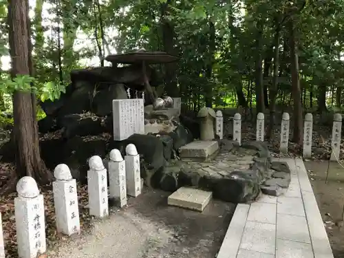 田縣神社の末社・摂社