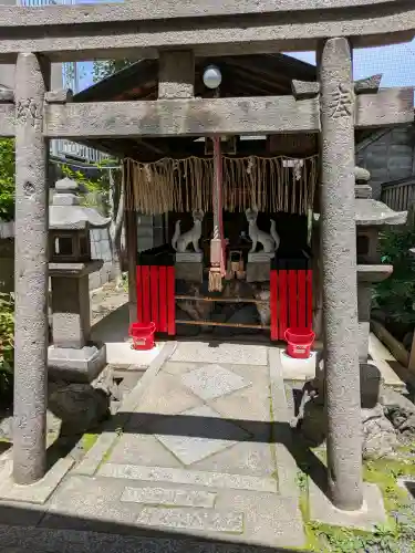 亀山稲荷神社 の{uncategorized: "未分類", other: "その他", undefined: "問題あり", building: "その他建物", grave: "お墓", sacred_gate: "鳥居", guardian: "狛犬", statue: "像", buddha: "仏像", history: "歴史", nature: "自然", garden: "庭園", animal: "動物", pagoda: "塔", temizu: "手水舎", mountain_gate: "山門・神門", sanctuary: "本殿・本堂", subordinate: "末社・摂社", art: "芸術", scenery: "景色", jizo: "地蔵", ema: "絵馬", goshuin: "御朱印", omikuji: "おみくじ", items: "授与品その他", amulet: "お守り", goshuincho: "御朱印帳", eats: "食事", festival: "お祭り", votive_dance: "神楽", shichigosan: "七五三参", wedding: "結婚式", experience: "体験その他", initially: "初詣", around: "周辺", anti_infection: "感染症対策"}
