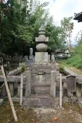 聖衆来迎寺のお墓