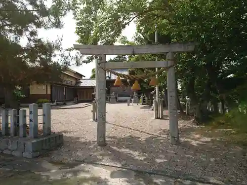 神明社の鳥居