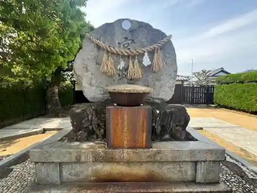 出雲大社大阪分祠 御旅所 (元宮)の{uncategorized: "未分類", other: "その他", undefined: "問題あり", building: "その他建物", grave: "お墓", sacred_gate: "鳥居", guardian: "狛犬", statue: "像", buddha: "仏像", history: "歴史", nature: "自然", garden: "庭園", animal: "動物", pagoda: "塔", temizu: "手水舎", mountain_gate: "山門・神門", sanctuary: "本殿・本堂", subordinate: "末社・摂社", art: "芸術", scenery: "景色", jizo: "地蔵", ema: "絵馬", goshuin: "御朱印", omikuji: "おみくじ", items: "授与品その他", amulet: "お守り", goshuincho: "御朱印帳", eats: "食事", festival: "お祭り", votive_dance: "神楽", shichigosan: "七五三参", wedding: "結婚式", experience: "体験その他", initially: "初詣", around: "周辺", anti_infection: "感染症対策"}