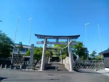 天神神社(柳津天神神社)の{uncategorized: "未分類", other: "その他", undefined: "問題あり", building: "その他建物", grave: "お墓", sacred_gate: "鳥居", guardian: "狛犬", statue: "像", buddha: "仏像", history: "歴史", nature: "自然", garden: "庭園", animal: "動物", pagoda: "塔", temizu: "手水舎", mountain_gate: "山門・神門", sanctuary: "本殿・本堂", subordinate: "末社・摂社", art: "芸術", scenery: "景色", jizo: "地蔵", ema: "絵馬", goshuin: "御朱印", omikuji: "おみくじ", items: "授与品その他", amulet: "お守り", goshuincho: "御朱印帳", eats: "食事", festival: "お祭り", votive_dance: "神楽", shichigosan: "七五三参", wedding: "結婚式", experience: "体験その他", initially: "初詣", around: "周辺", anti_infection: "感染症対策"}