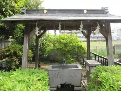 白蛇辨財天の手水舎