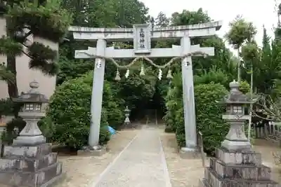 三輪神社の鳥居