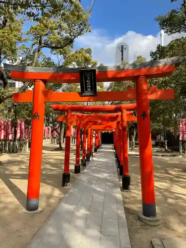 楠本稲荷神社の鳥居