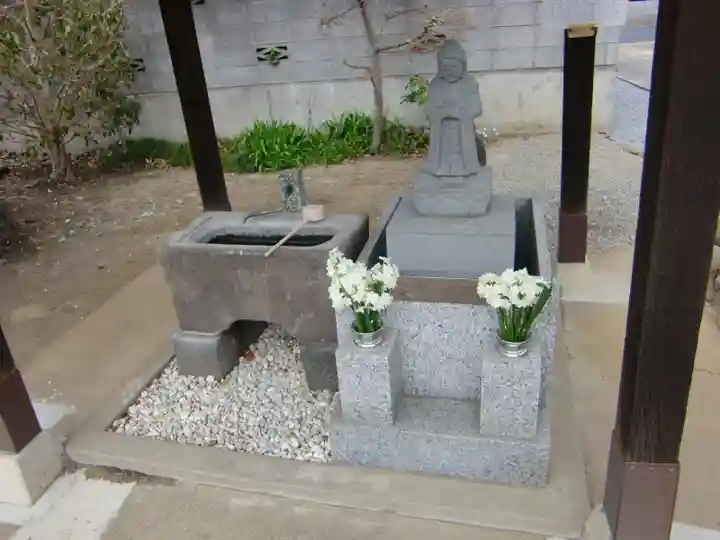 常與寺の手水舎