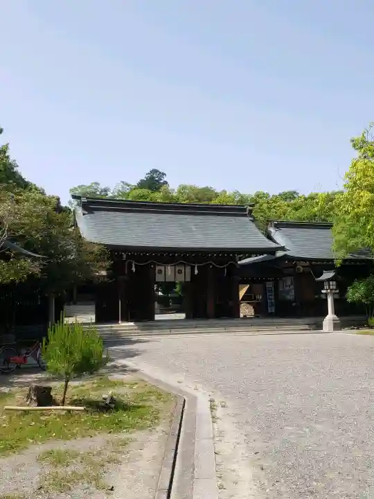 竈山神社の{uncategorized: "未分類", other: "その他", undefined: "問題あり", building: "その他建物", grave: "お墓", sacred_gate: "鳥居", guardian: "狛犬", statue: "像", buddha: "仏像", history: "歴史", nature: "自然", garden: "庭園", animal: "動物", pagoda: "塔", temizu: "手水舎", mountain_gate: "山門・神門", sanctuary: "本殿・本堂", subordinate: "末社・摂社", art: "芸術", scenery: "景色", jizo: "地蔵", ema: "絵馬", goshuin: "御朱印", omikuji: "おみくじ", items: "授与品その他", amulet: "お守り", goshuincho: "御朱印帳", eats: "食事", festival: "お祭り", votive_dance: "神楽", shichigosan: "七五三参", wedding: "結婚式", experience: "体験その他", initially: "初詣", around: "周辺", anti_infection: "感染症対策"}