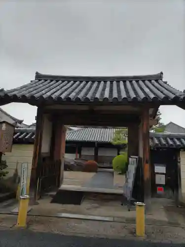 十輪院の山門・神門