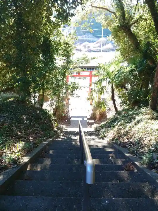 伊古乃速御玉比売神社の{uncategorized: "未分類", other: "その他", undefined: "問題あり", building: "その他建物", grave: "お墓", sacred_gate: "鳥居", guardian: "狛犬", statue: "像", buddha: "仏像", history: "歴史", nature: "自然", garden: "庭園", animal: "動物", pagoda: "塔", temizu: "手水舎", mountain_gate: "山門・神門", sanctuary: "本殿・本堂", subordinate: "末社・摂社", art: "芸術", scenery: "景色", jizo: "地蔵", ema: "絵馬", goshuin: "御朱印", omikuji: "おみくじ", items: "授与品その他", amulet: "お守り", goshuincho: "御朱印帳", eats: "食事", festival: "お祭り", votive_dance: "神楽", shichigosan: "七五三参", wedding: "結婚式", experience: "体験その他", initially: "初詣", around: "周辺", anti_infection: "感染症対策"}