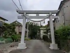 座間神社の鳥居