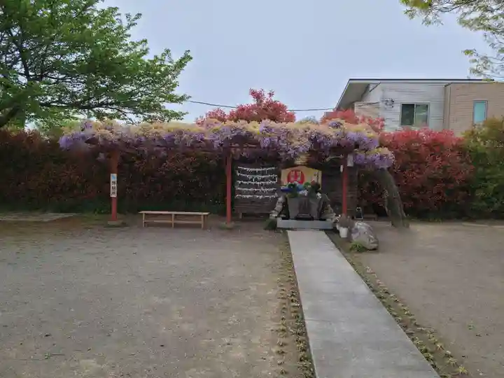 上里菅原神社の庭園