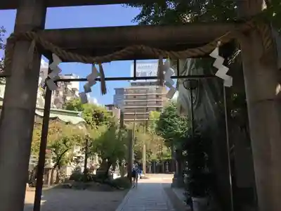 難波八阪神社の鳥居