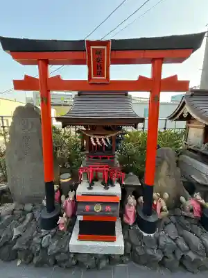 東京羽田 穴守稲荷神社の{uncategorized: "未分類", other: "その他", undefined: "問題あり", building: "その他建物", grave: "お墓", sacred_gate: "鳥居", guardian: "狛犬", statue: "像", buddha: "仏像", history: "歴史", nature: "自然", garden: "庭園", animal: "動物", pagoda: "塔", temizu: "手水舎", mountain_gate: "山門・神門", sanctuary: "本殿・本堂", subordinate: "末社・摂社", art: "芸術", scenery: "景色", jizo: "地蔵", ema: "絵馬", goshuin: "御朱印", omikuji: "おみくじ", items: "授与品その他", amulet: "お守り", goshuincho: "御朱印帳", eats: "食事", festival: "お祭り", votive_dance: "神楽", shichigosan: "七五三参", wedding: "結婚式", experience: "体験その他", initially: "初詣", around: "周辺", anti_infection: "感染症対策"}