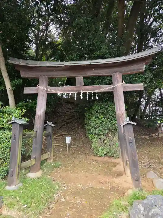 浅間神社の{uncategorized: "未分類", other: "その他", undefined: "問題あり", building: "その他建物", grave: "お墓", sacred_gate: "鳥居", guardian: "狛犬", statue: "像", buddha: "仏像", history: "歴史", nature: "自然", garden: "庭園", animal: "動物", pagoda: "塔", temizu: "手水舎", mountain_gate: "山門・神門", sanctuary: "本殿・本堂", subordinate: "末社・摂社", art: "芸術", scenery: "景色", jizo: "地蔵", ema: "絵馬", goshuin: "御朱印", omikuji: "おみくじ", items: "授与品その他", amulet: "お守り", goshuincho: "御朱印帳", eats: "食事", festival: "お祭り", votive_dance: "神楽", shichigosan: "七五三参", wedding: "結婚式", experience: "体験その他", initially: "初詣", around: "周辺", anti_infection: "感染症対策"}