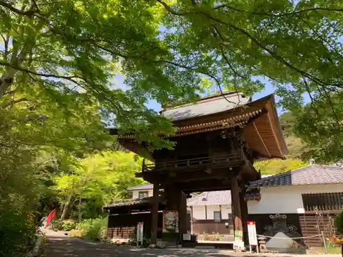 普門寺(切り絵御朱印発祥の寺)の山門・神門