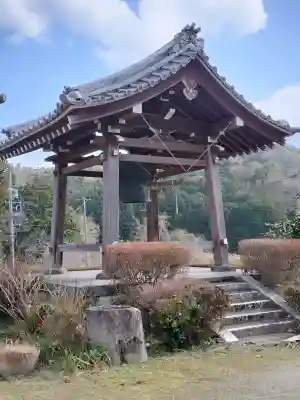 青蓮寺の{uncategorized: "未分類", other: "その他", undefined: "問題あり", building: "その他建物", grave: "お墓", sacred_gate: "鳥居", guardian: "狛犬", statue: "像", buddha: "仏像", history: "歴史", nature: "自然", garden: "庭園", animal: "動物", pagoda: "塔", temizu: "手水舎", mountain_gate: "山門・神門", sanctuary: "本殿・本堂", subordinate: "末社・摂社", art: "芸術", scenery: "景色", jizo: "地蔵", ema: "絵馬", goshuin: "御朱印", omikuji: "おみくじ", items: "授与品その他", amulet: "お守り", goshuincho: "御朱印帳", eats: "食事", festival: "お祭り", votive_dance: "神楽", shichigosan: "七五三参", wedding: "結婚式", experience: "体験その他", initially: "初詣", around: "周辺", anti_infection: "感染症対策"}