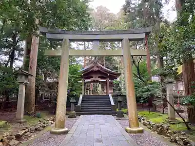 彌彦神社の鳥居
