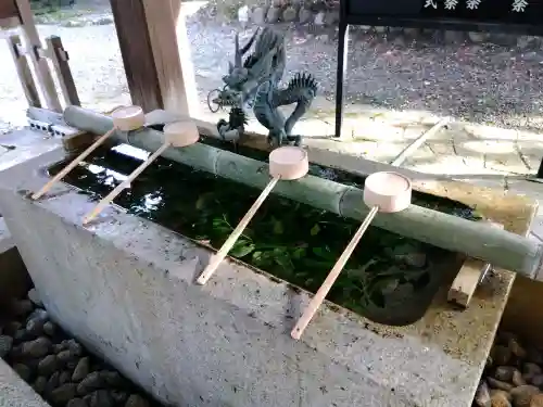 雄山神社前立社壇の{uncategorized: "未分類", other: "その他", undefined: "問題あり", building: "その他建物", grave: "お墓", sacred_gate: "鳥居", guardian: "狛犬", statue: "像", buddha: "仏像", history: "歴史", nature: "自然", garden: "庭園", animal: "動物", pagoda: "塔", temizu: "手水舎", mountain_gate: "山門・神門", sanctuary: "本殿・本堂", subordinate: "末社・摂社", art: "芸術", scenery: "景色", jizo: "地蔵", ema: "絵馬", goshuin: "御朱印", omikuji: "おみくじ", items: "授与品その他", amulet: "お守り", goshuincho: "御朱印帳", eats: "食事", festival: "お祭り", votive_dance: "神楽", shichigosan: "七五三参", wedding: "結婚式", experience: "体験その他", initially: "初詣", around: "周辺", anti_infection: "感染症対策"}