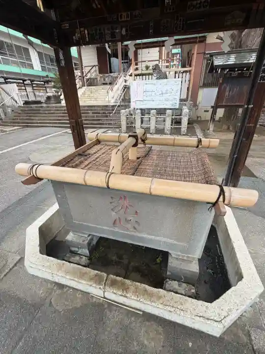 深川神明宮の{uncategorized: "未分類", other: "その他", undefined: "問題あり", building: "その他建物", grave: "お墓", sacred_gate: "鳥居", guardian: "狛犬", statue: "像", buddha: "仏像", history: "歴史", nature: "自然", garden: "庭園", animal: "動物", pagoda: "塔", temizu: "手水舎", mountain_gate: "山門・神門", sanctuary: "本殿・本堂", subordinate: "末社・摂社", art: "芸術", scenery: "景色", jizo: "地蔵", ema: "絵馬", goshuin: "御朱印", omikuji: "おみくじ", items: "授与品その他", amulet: "お守り", goshuincho: "御朱印帳", eats: "食事", festival: "お祭り", votive_dance: "神楽", shichigosan: "七五三参", wedding: "結婚式", experience: "体験その他", initially: "初詣", around: "周辺", anti_infection: "感染症対策"}