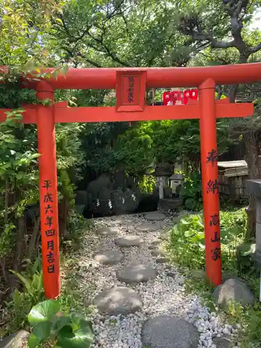 鵠沼伏見稲荷神社の鳥居