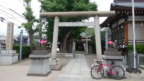 飛木稲荷神社の鳥居
