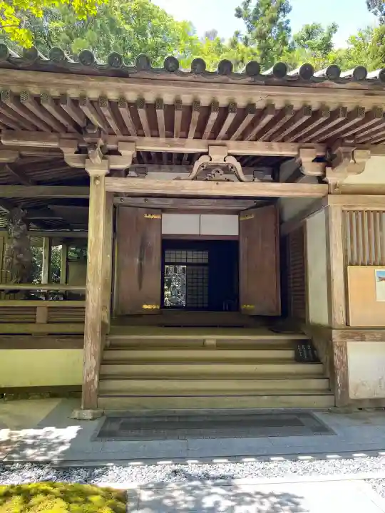 三瀧寺の{uncategorized: "未分類", other: "その他", undefined: "問題あり", building: "その他建物", grave: "お墓", sacred_gate: "鳥居", guardian: "狛犬", statue: "像", buddha: "仏像", history: "歴史", nature: "自然", garden: "庭園", animal: "動物", pagoda: "塔", temizu: "手水舎", mountain_gate: "山門・神門", sanctuary: "本殿・本堂", subordinate: "末社・摂社", art: "芸術", scenery: "景色", jizo: "地蔵", ema: "絵馬", goshuin: "御朱印", omikuji: "おみくじ", items: "授与品その他", amulet: "お守り", goshuincho: "御朱印帳", eats: "食事", festival: "お祭り", votive_dance: "神楽", shichigosan: "七五三参", wedding: "結婚式", experience: "体験その他", initially: "初詣", around: "周辺", anti_infection: "感染症対策"}