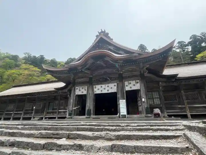 大神山神社奥宮の{uncategorized: "未分類", other: "その他", undefined: "問題あり", building: "その他建物", grave: "お墓", sacred_gate: "鳥居", guardian: "狛犬", statue: "像", buddha: "仏像", history: "歴史", nature: "自然", garden: "庭園", animal: "動物", pagoda: "塔", temizu: "手水舎", mountain_gate: "山門・神門", sanctuary: "本殿・本堂", subordinate: "末社・摂社", art: "芸術", scenery: "景色", jizo: "地蔵", ema: "絵馬", goshuin: "御朱印", omikuji: "おみくじ", items: "授与品その他", amulet: "お守り", goshuincho: "御朱印帳", eats: "食事", festival: "お祭り", votive_dance: "神楽", shichigosan: "七五三参", wedding: "結婚式", experience: "体験その他", initially: "初詣", around: "周辺", anti_infection: "感染症対策"}