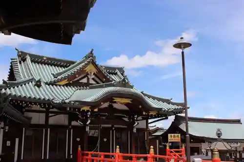 門戸厄神東光寺の本殿・本堂