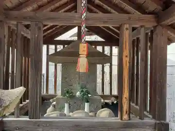 烏原神社の本殿・本堂