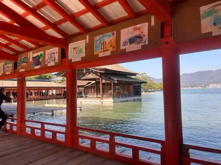 厳島神社の{uncategorized: "未分類", other: "その他", undefined: "問題あり", building: "その他建物", grave: "お墓", sacred_gate: "鳥居", guardian: "狛犬", statue: "像", buddha: "仏像", history: "歴史", nature: "自然", garden: "庭園", animal: "動物", pagoda: "塔", temizu: "手水舎", mountain_gate: "山門・神門", sanctuary: "本殿・本堂", subordinate: "末社・摂社", art: "芸術", scenery: "景色", jizo: "地蔵", ema: "絵馬", goshuin: "御朱印", omikuji: "おみくじ", items: "授与品その他", amulet: "お守り", goshuincho: "御朱印帳", eats: "食事", festival: "お祭り", votive_dance: "神楽", shichigosan: "七五三参", wedding: "結婚式", experience: "体験その他", initially: "初詣", around: "周辺", anti_infection: "感染症対策"}