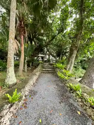 川平観音堂の{uncategorized: "未分類", other: "その他", undefined: "問題あり", building: "その他建物", grave: "お墓", sacred_gate: "鳥居", guardian: "狛犬", statue: "像", buddha: "仏像", history: "歴史", nature: "自然", garden: "庭園", animal: "動物", pagoda: "塔", temizu: "手水舎", mountain_gate: "山門・神門", sanctuary: "本殿・本堂", subordinate: "末社・摂社", art: "芸術", scenery: "景色", jizo: "地蔵", ema: "絵馬", goshuin: "御朱印", omikuji: "おみくじ", items: "授与品その他", amulet: "お守り", goshuincho: "御朱印帳", eats: "食事", festival: "お祭り", votive_dance: "神楽", shichigosan: "七五三参", wedding: "結婚式", experience: "体験その他", initially: "初詣", around: "周辺", anti_infection: "感染症対策"}